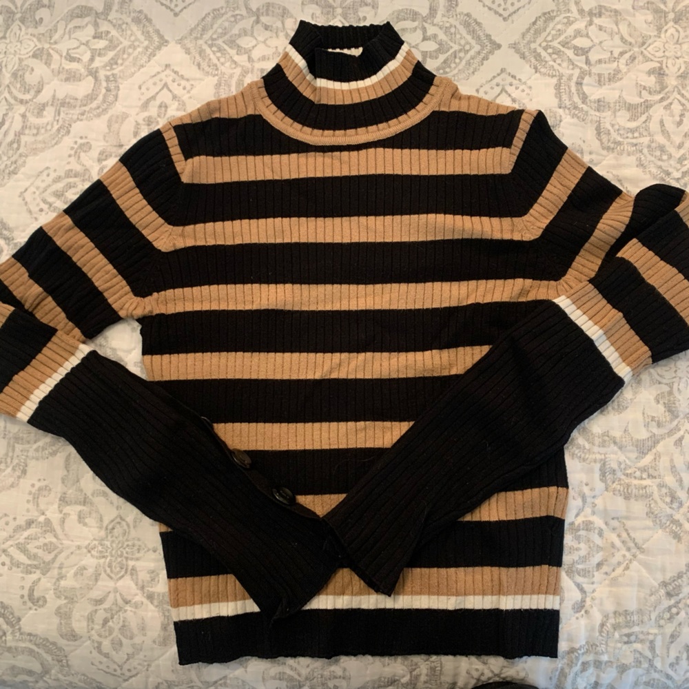 Striped turtle neck